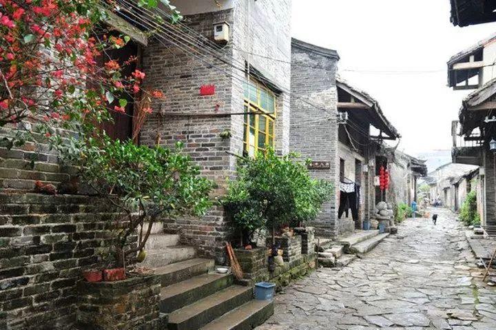广东男篮遭受爆冷！妖星连续两场攻下114分，无法抵挡，杜锋的用人有待商榷